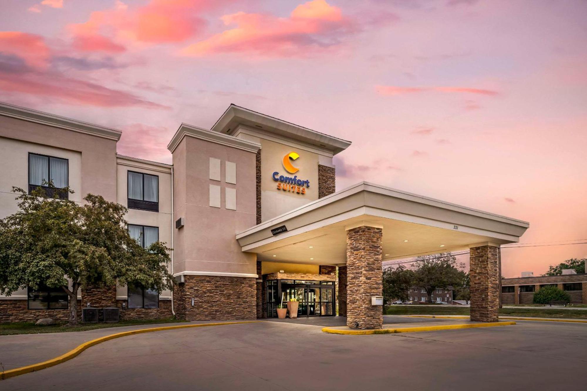 Comfort Suites East Lincoln - Mall Area Exterior photo